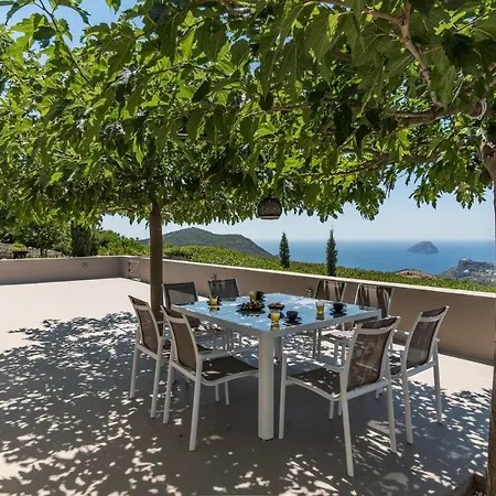 Iris Vilă Livadi (Kythira)