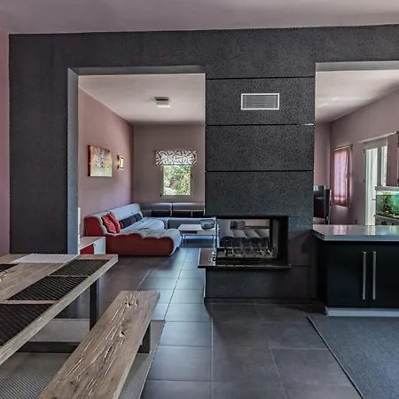 Iris Villa *